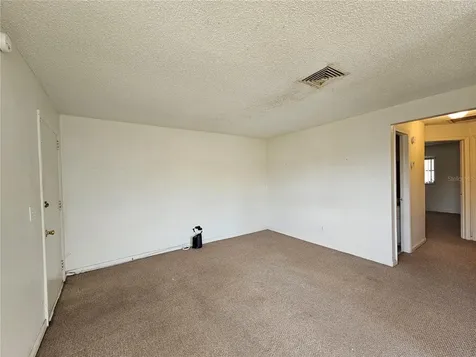 209 NW Jefferson Circle N St Petersburg FL 33702