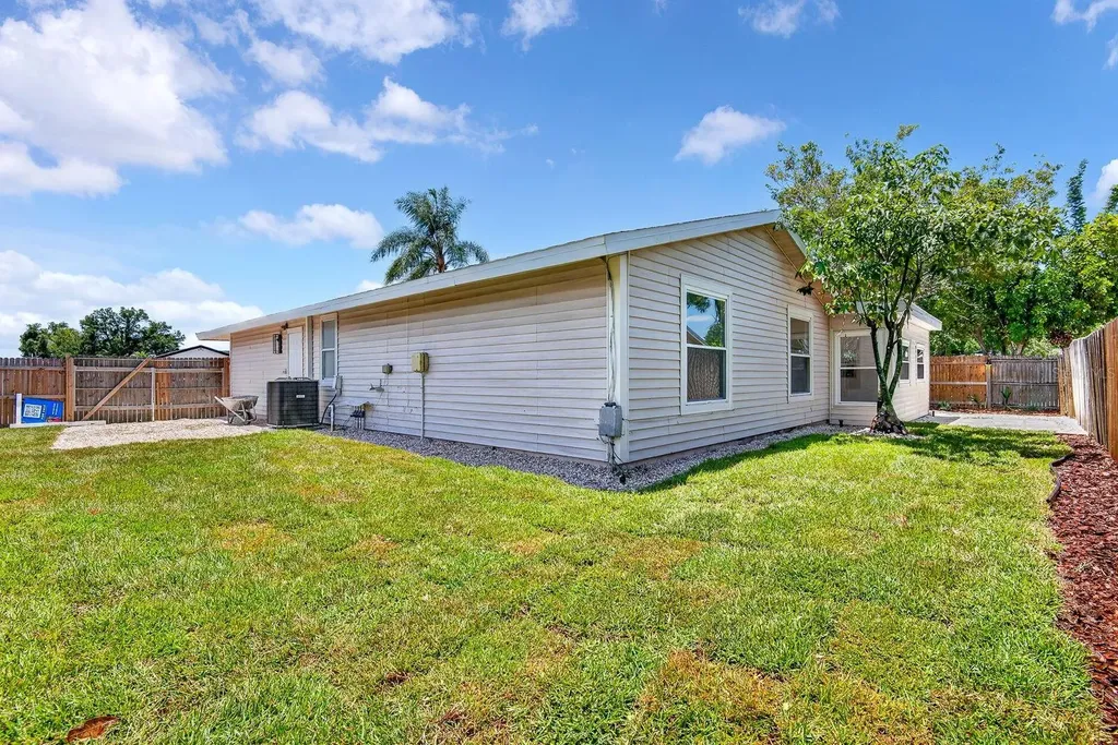 6306 37th Avenue W Bradenton FL 34209
