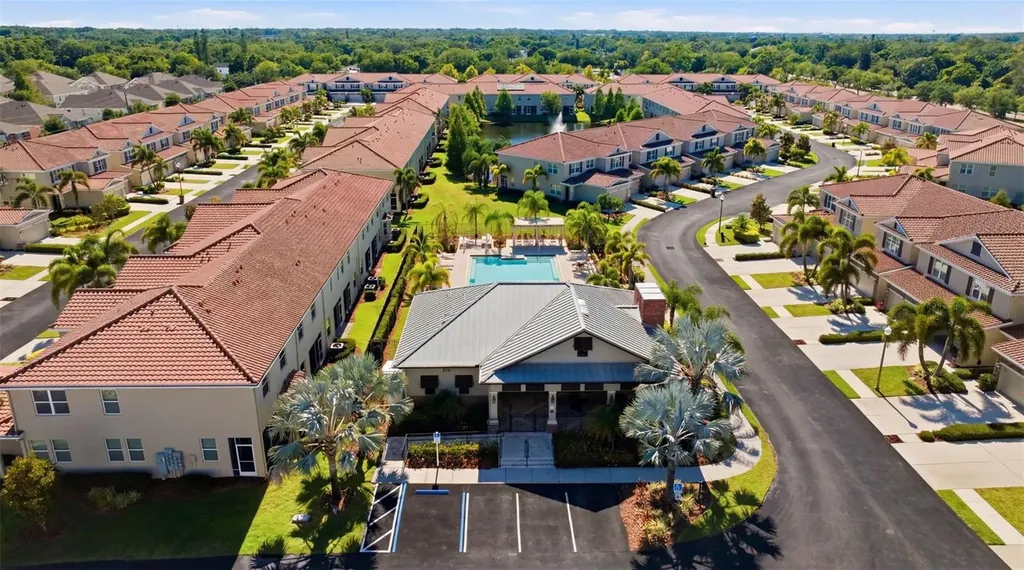 5249 5th Way N St Petersburg FL 33703