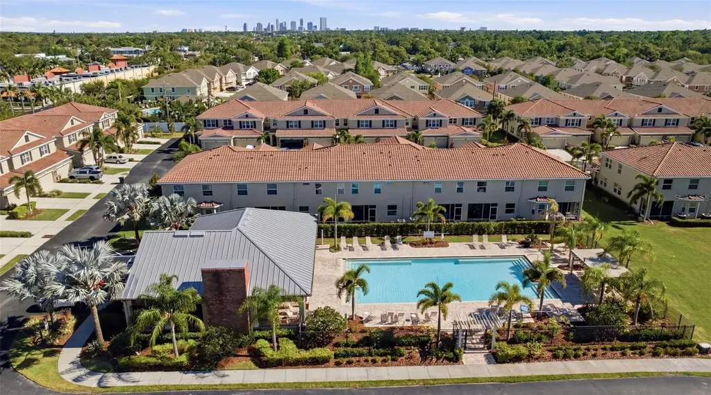5249 5th Way N St Petersburg FL 33703
