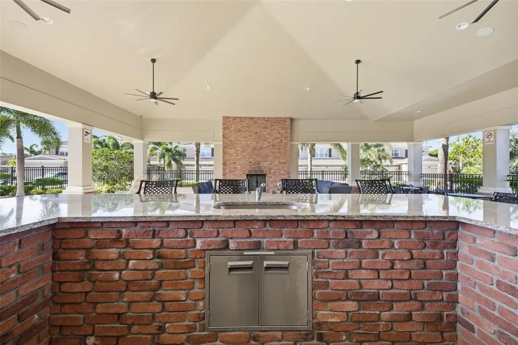 5249 5th Way N St Petersburg FL 33703