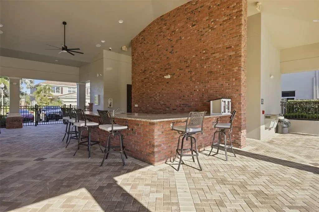 5249 5th Way N St Petersburg FL 33703