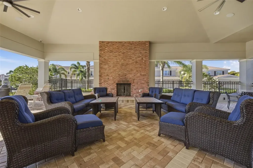 5249 5th Way N St Petersburg FL 33703