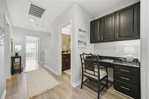 5249 5th Way N St Petersburg FL 33703