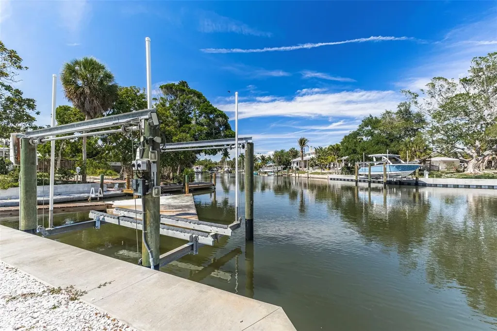 5073 Higel Avenue Sarasota FL 34242