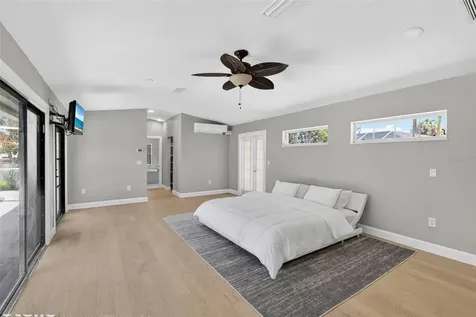 5073 Higel Avenue Sarasota FL 34242