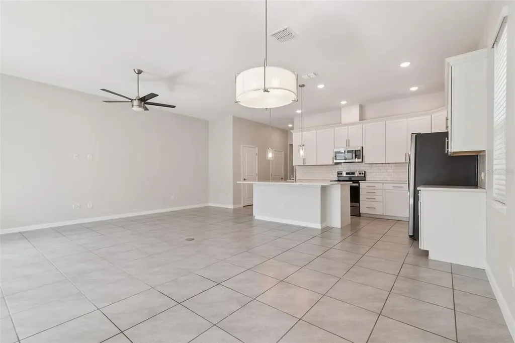 748 Costa Lane Debary FL 32713