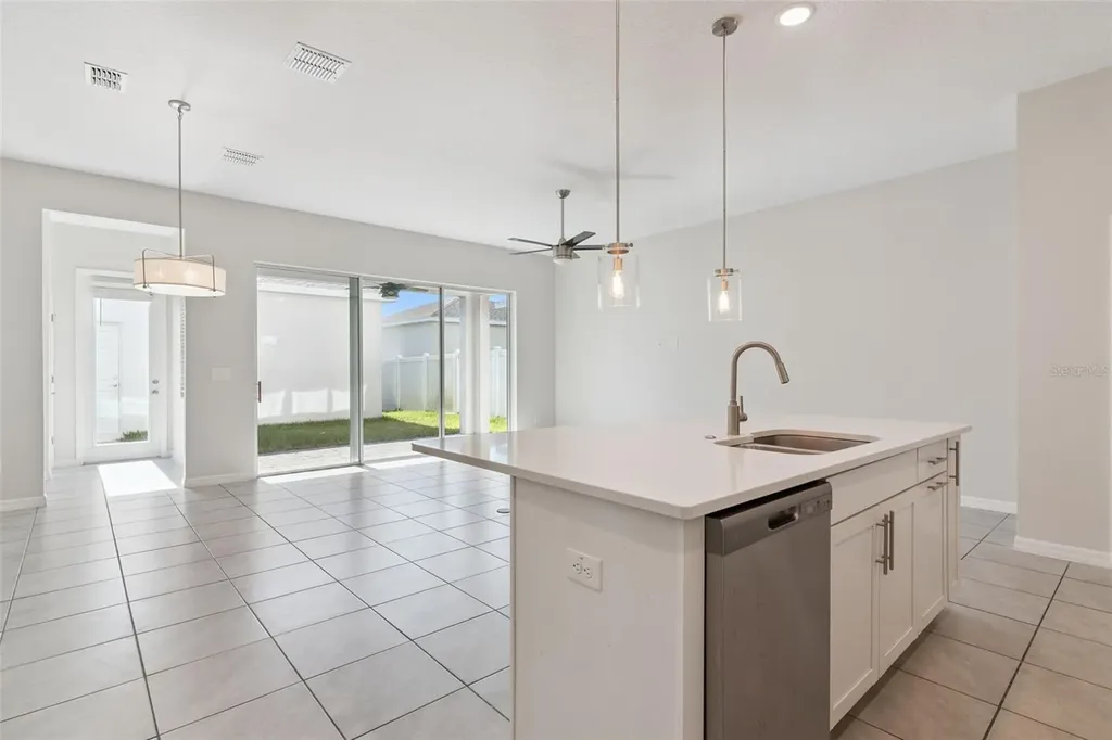 748 Costa Lane Debary FL 32713