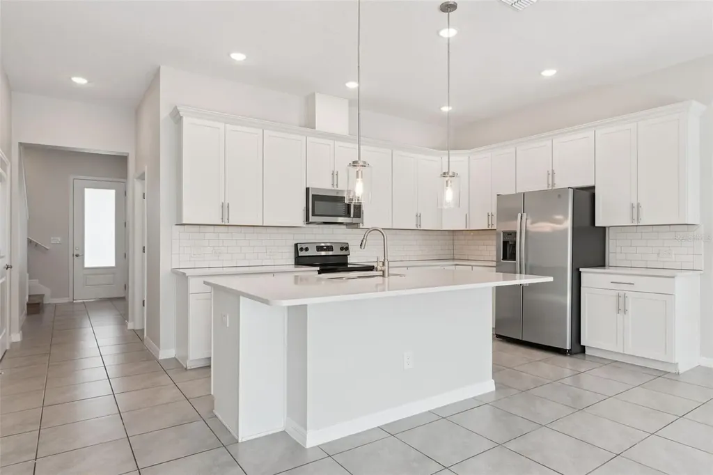 748 Costa Lane Debary FL 32713
