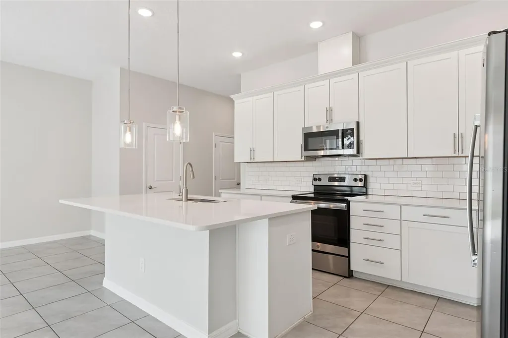 748 Costa Lane Debary FL 32713