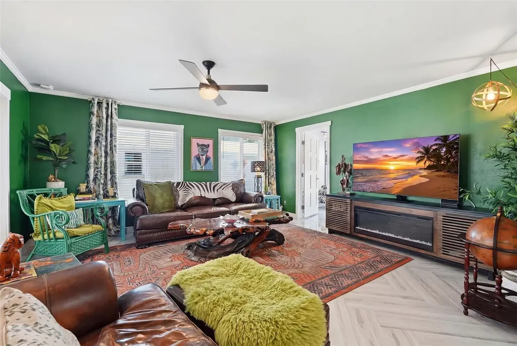 2095 Dolphin Boulevard S St Petersburg FL 33707