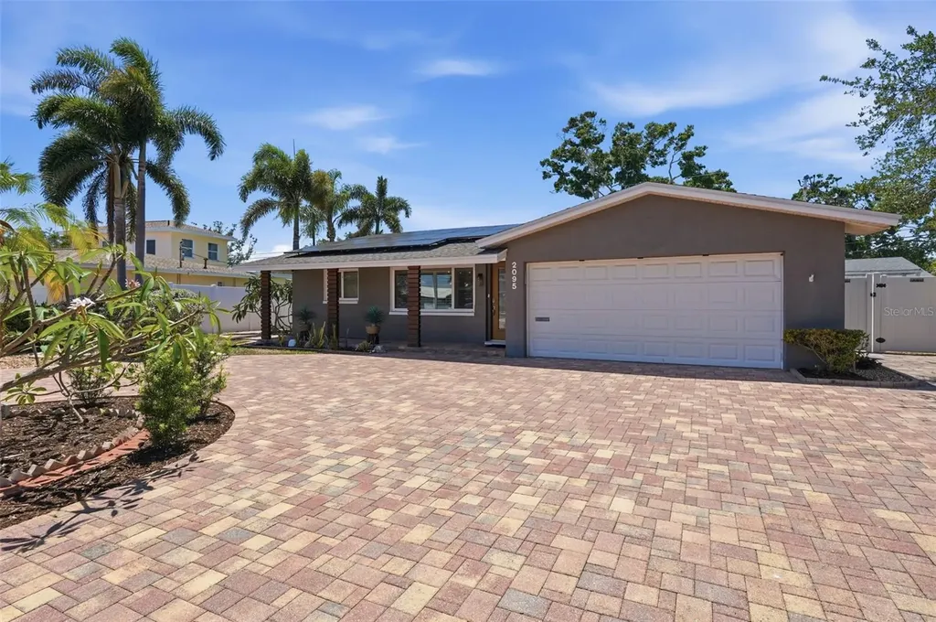 2095 Dolphin Boulevard S St Petersburg FL 33707