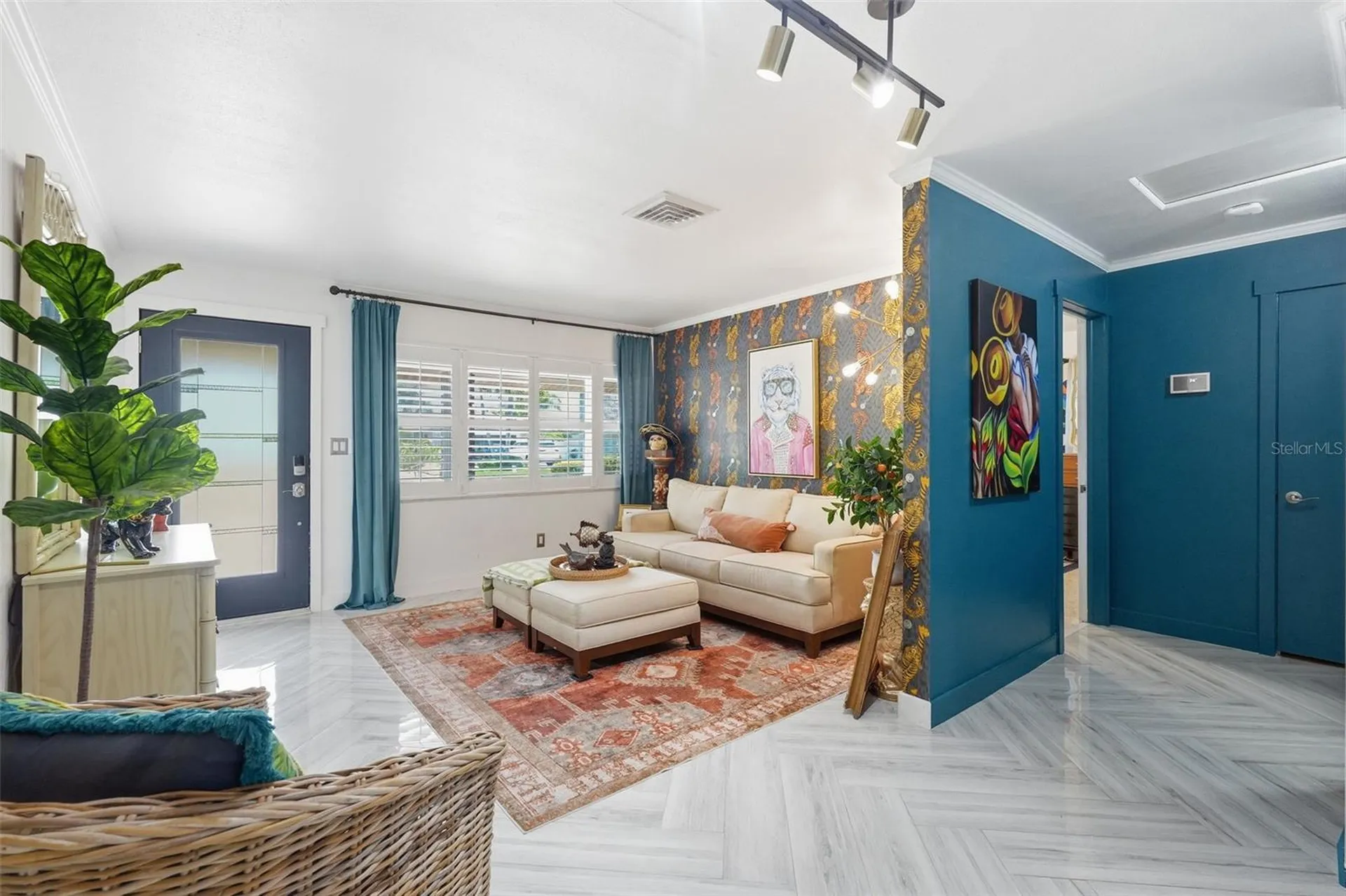 2095 Dolphin Boulevard S St Petersburg FL 33707