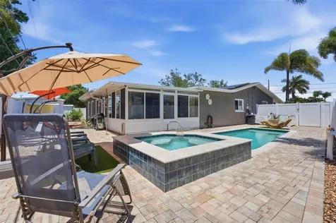 2095 Dolphin Boulevard S St Petersburg FL 33707