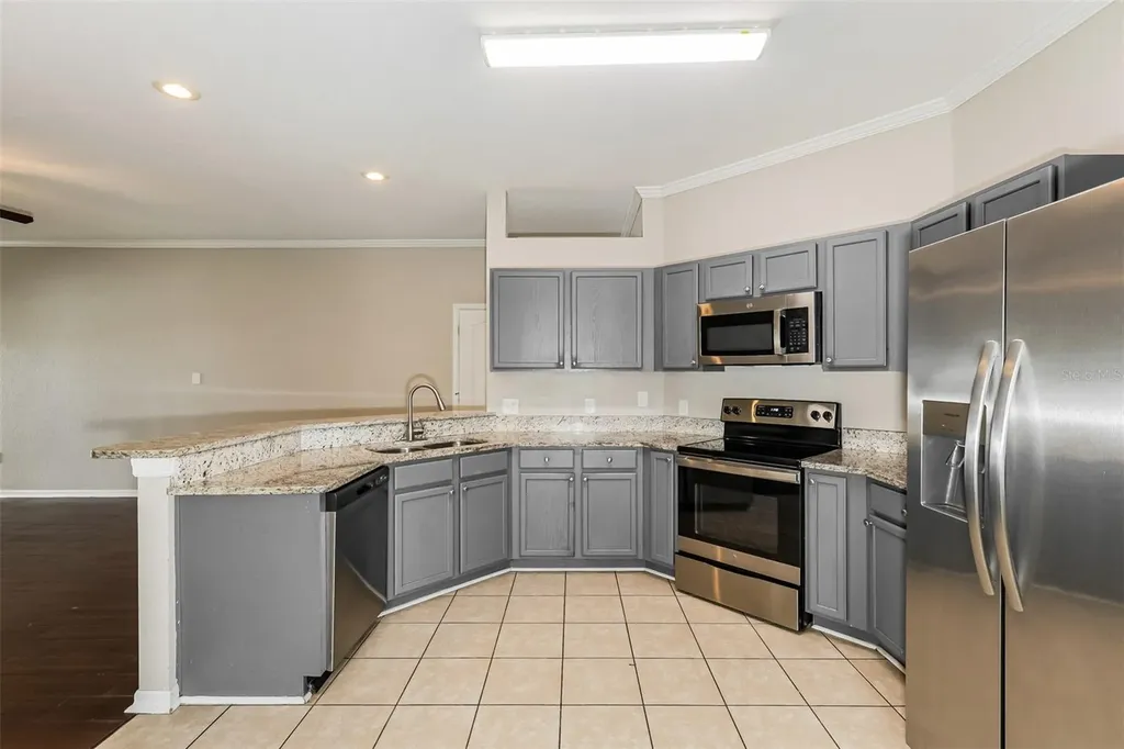 8130 Woodvine Circle Lakeland FL 33810