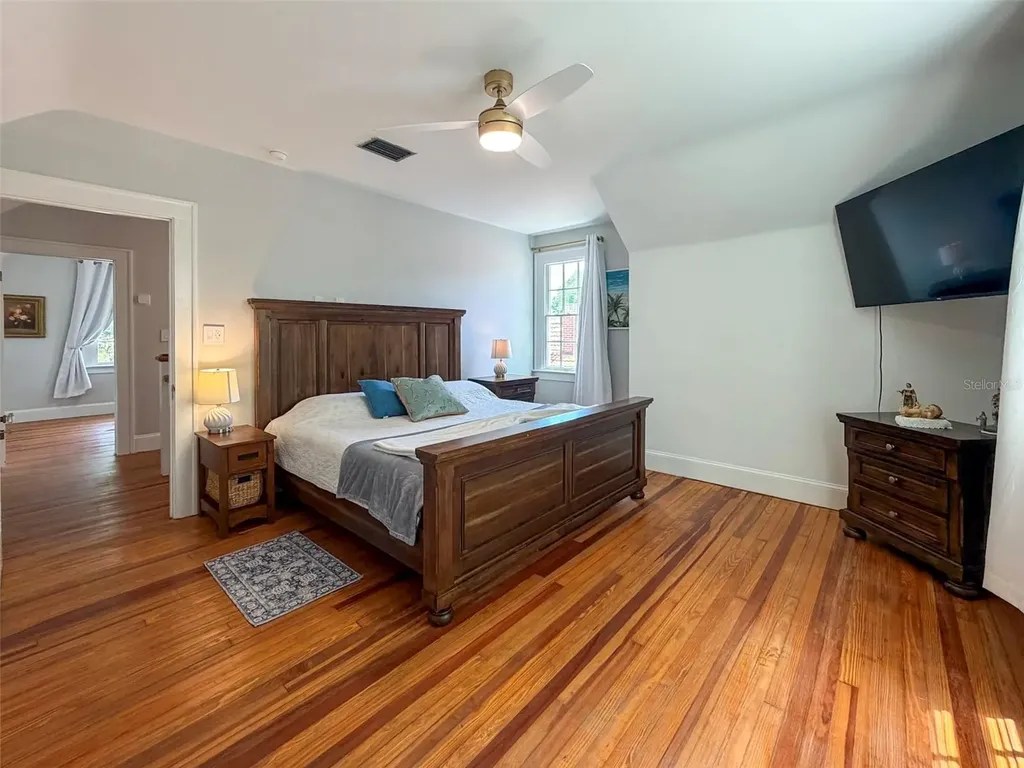 417 SW 10th Street Gainesville FL 32601