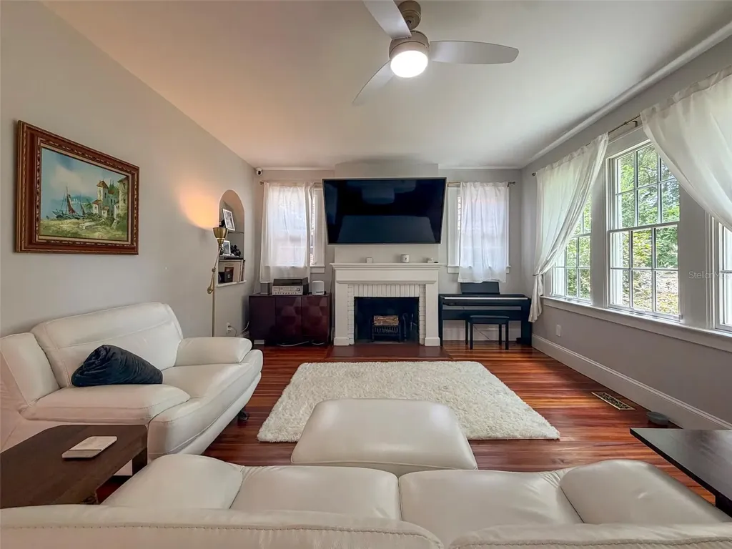 417 SW 10th Street Gainesville FL 32601