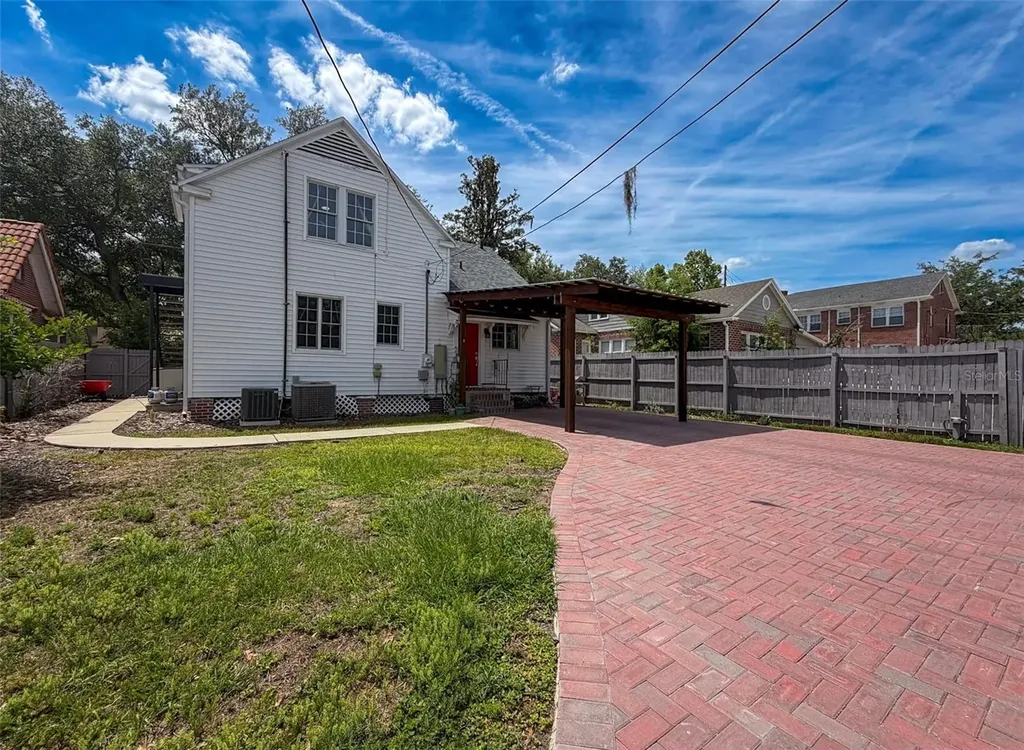 417 SW 10th Street Gainesville FL 32601