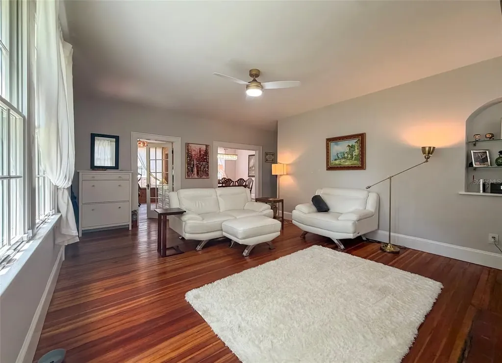 417 SW 10th Street Gainesville FL 32601