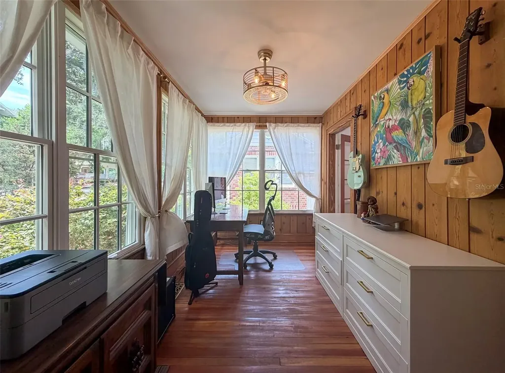 417 SW 10th Street Gainesville FL 32601