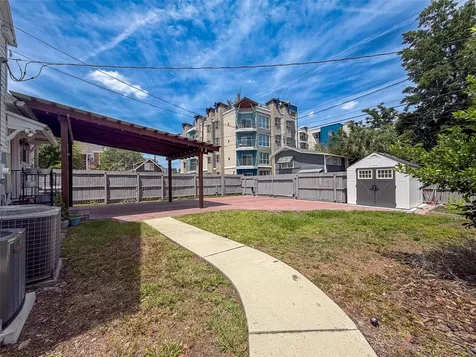 417 SW 10th Street Gainesville FL 32601