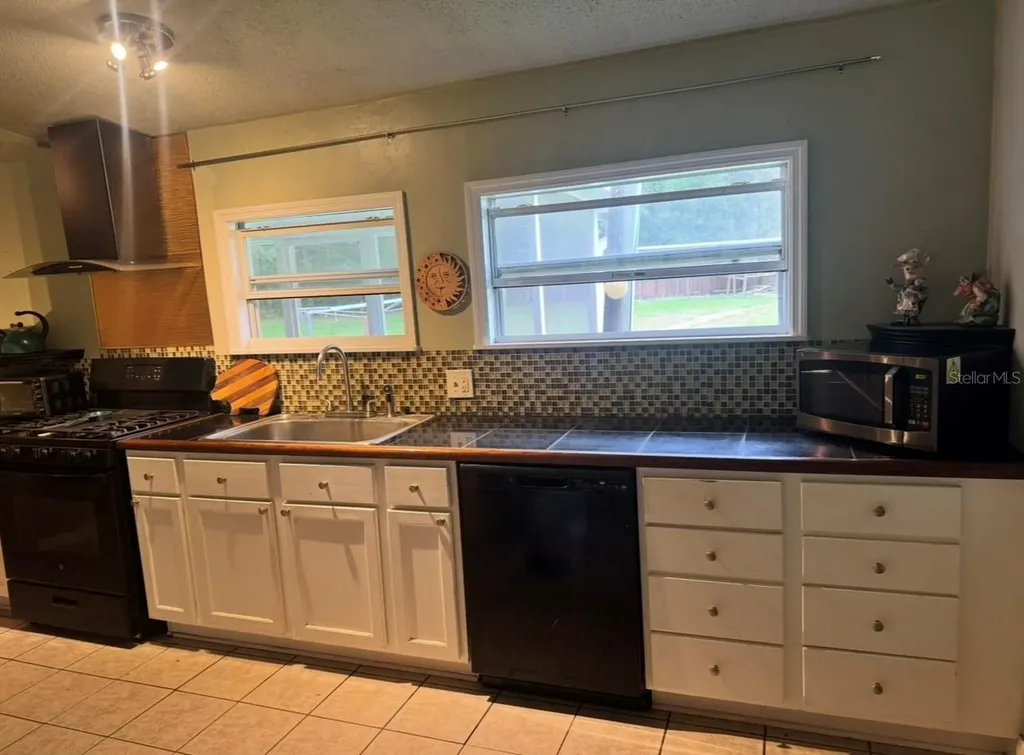 16051 NE 71st Street Williston FL 32696