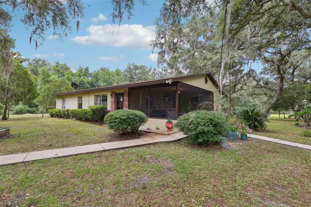 774 SE 116th Lane Webster FL 33597
