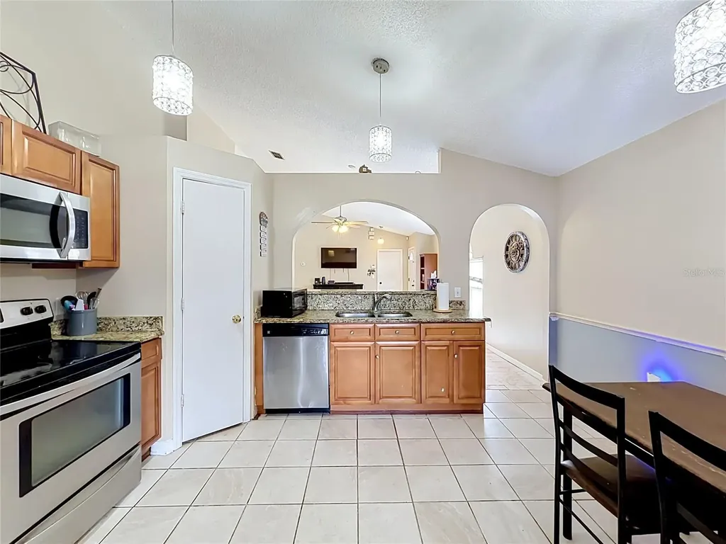 5650 New Cambridge Road Orlando FL 32810