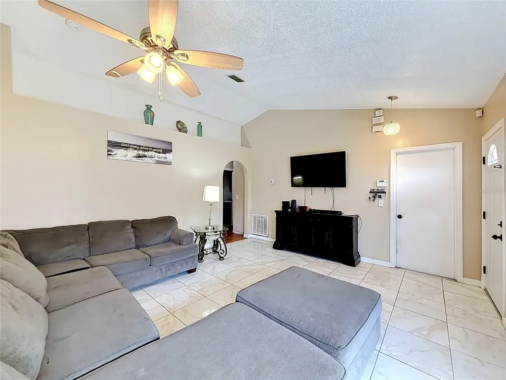5650 New Cambridge Road Orlando FL 32810