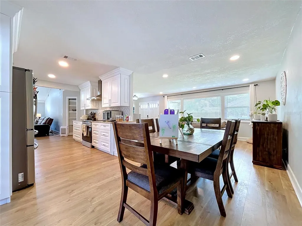 2210 Arbor Oaks Drive Valrico FL 33594