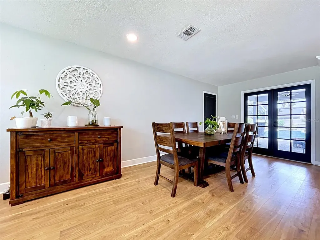2210 Arbor Oaks Drive Valrico FL 33594