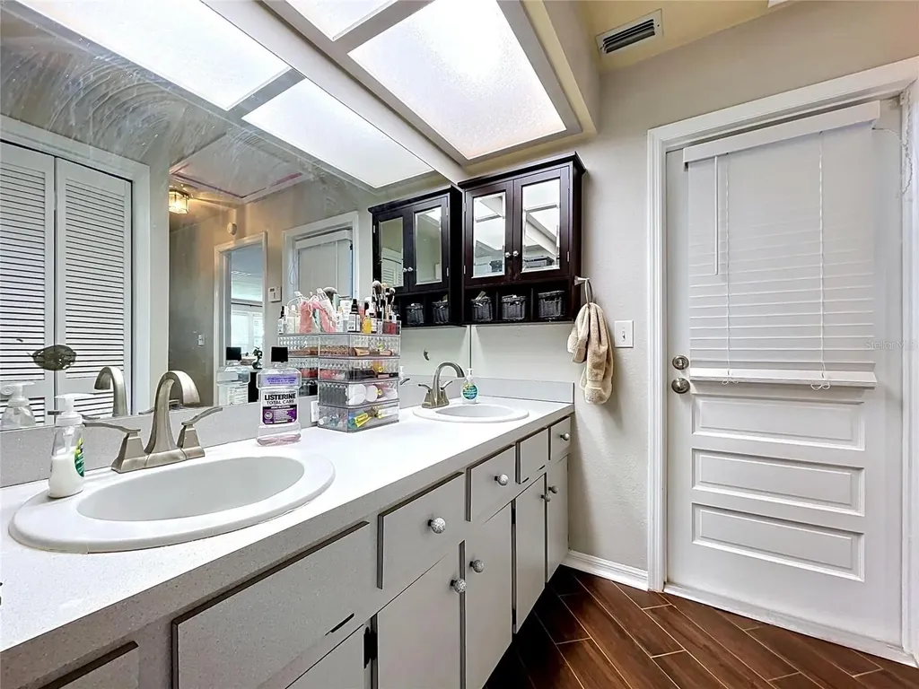 2210 Arbor Oaks Drive Valrico FL 33594
