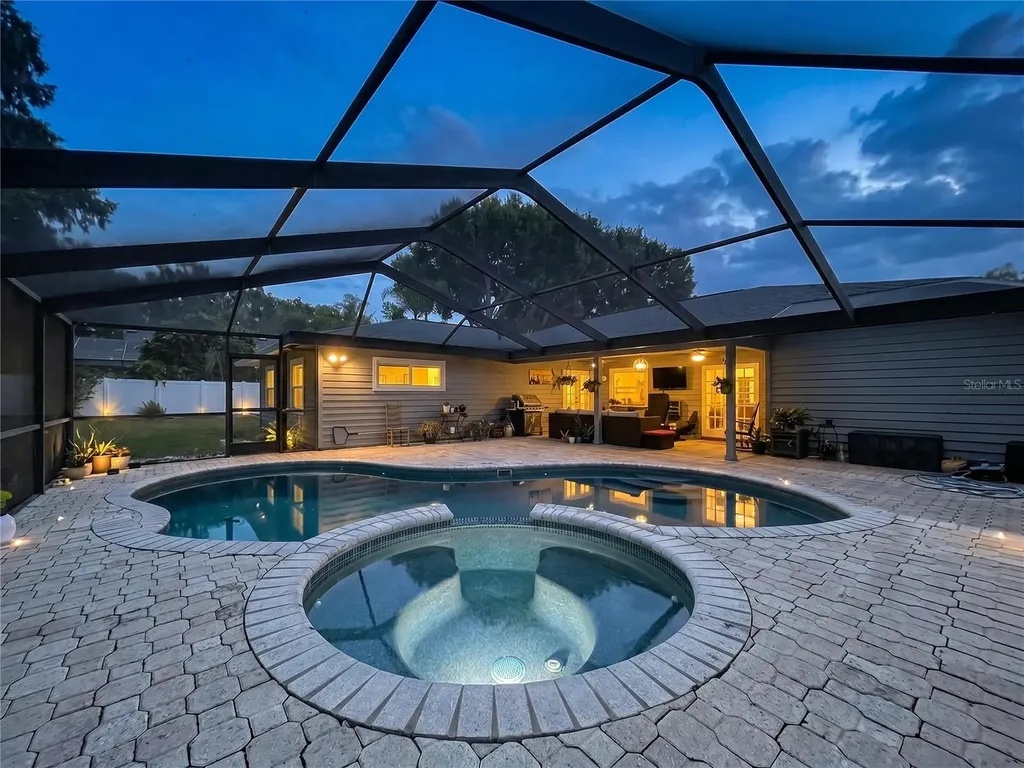 2210 Arbor Oaks Drive Valrico FL 33594