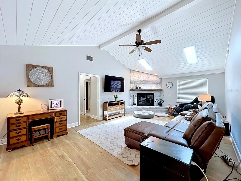 2210 Arbor Oaks Drive Valrico FL 33594
