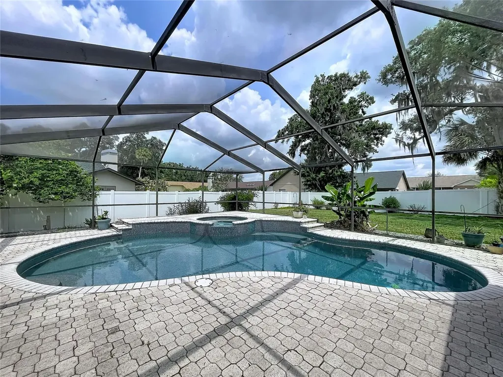 2210 Arbor Oaks Drive Valrico FL 33594