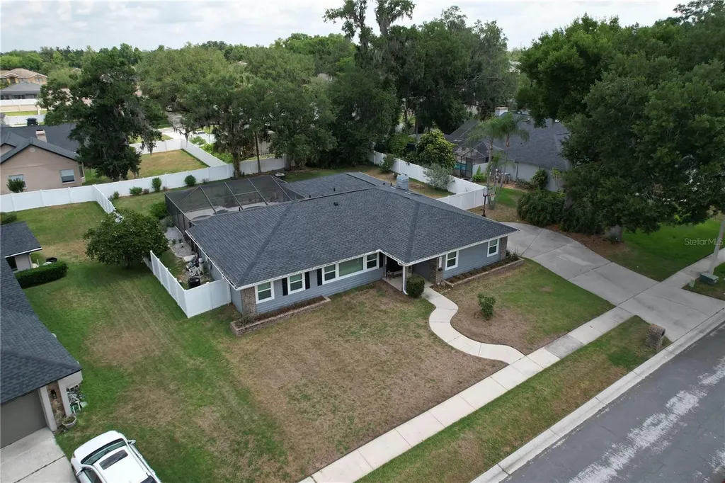 2210 Arbor Oaks Drive Valrico FL 33594