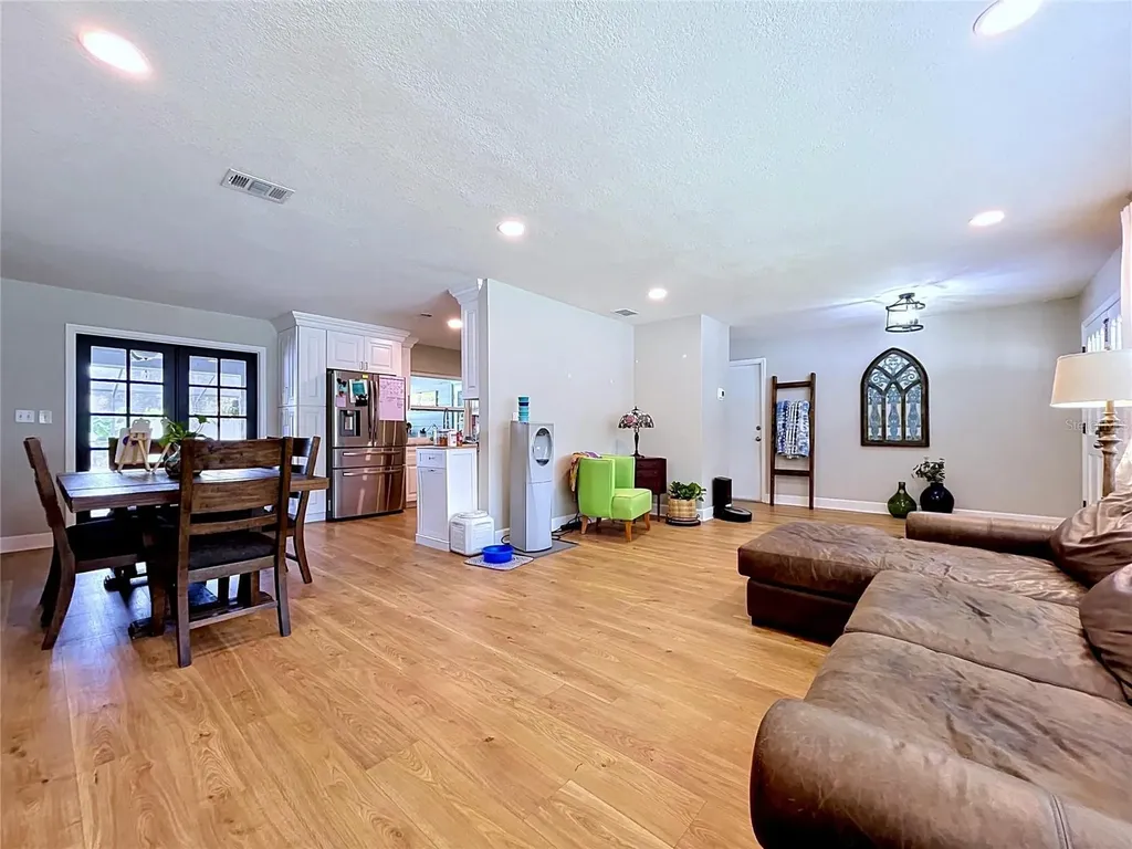 2210 Arbor Oaks Drive Valrico FL 33594