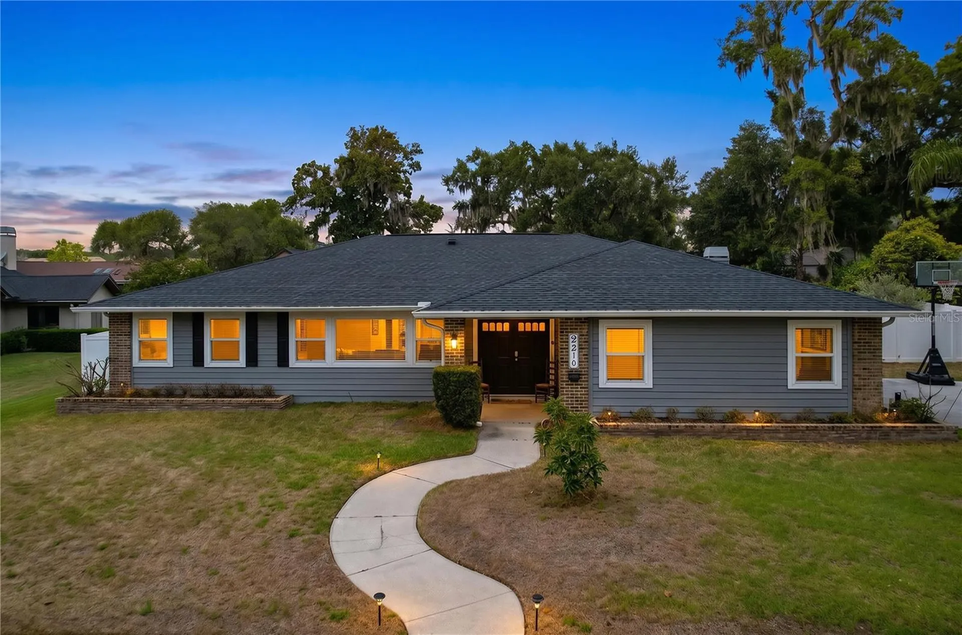 2210 Arbor Oaks Drive Valrico FL 33594