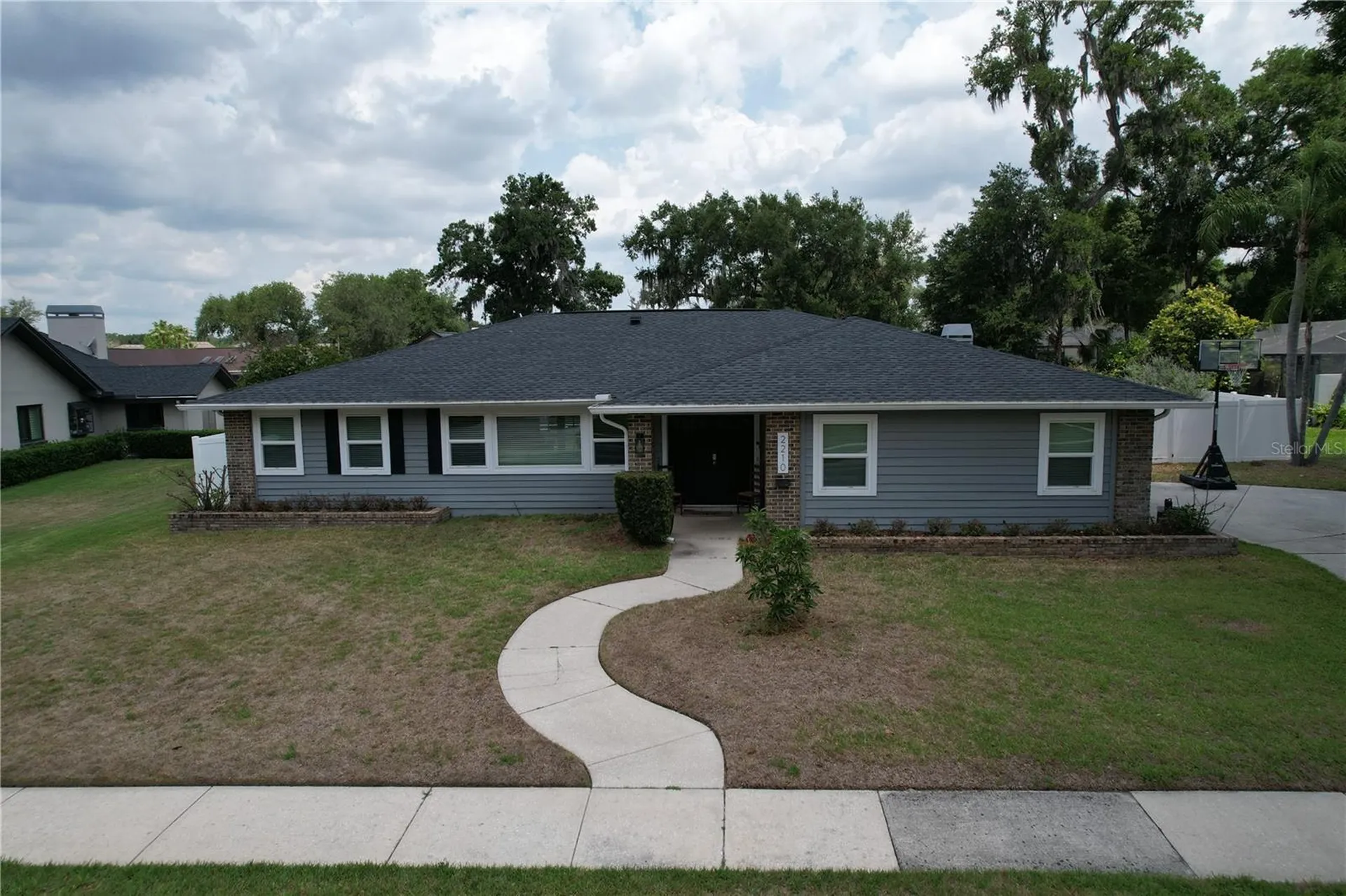 2210 Arbor Oaks Drive Valrico FL 33594