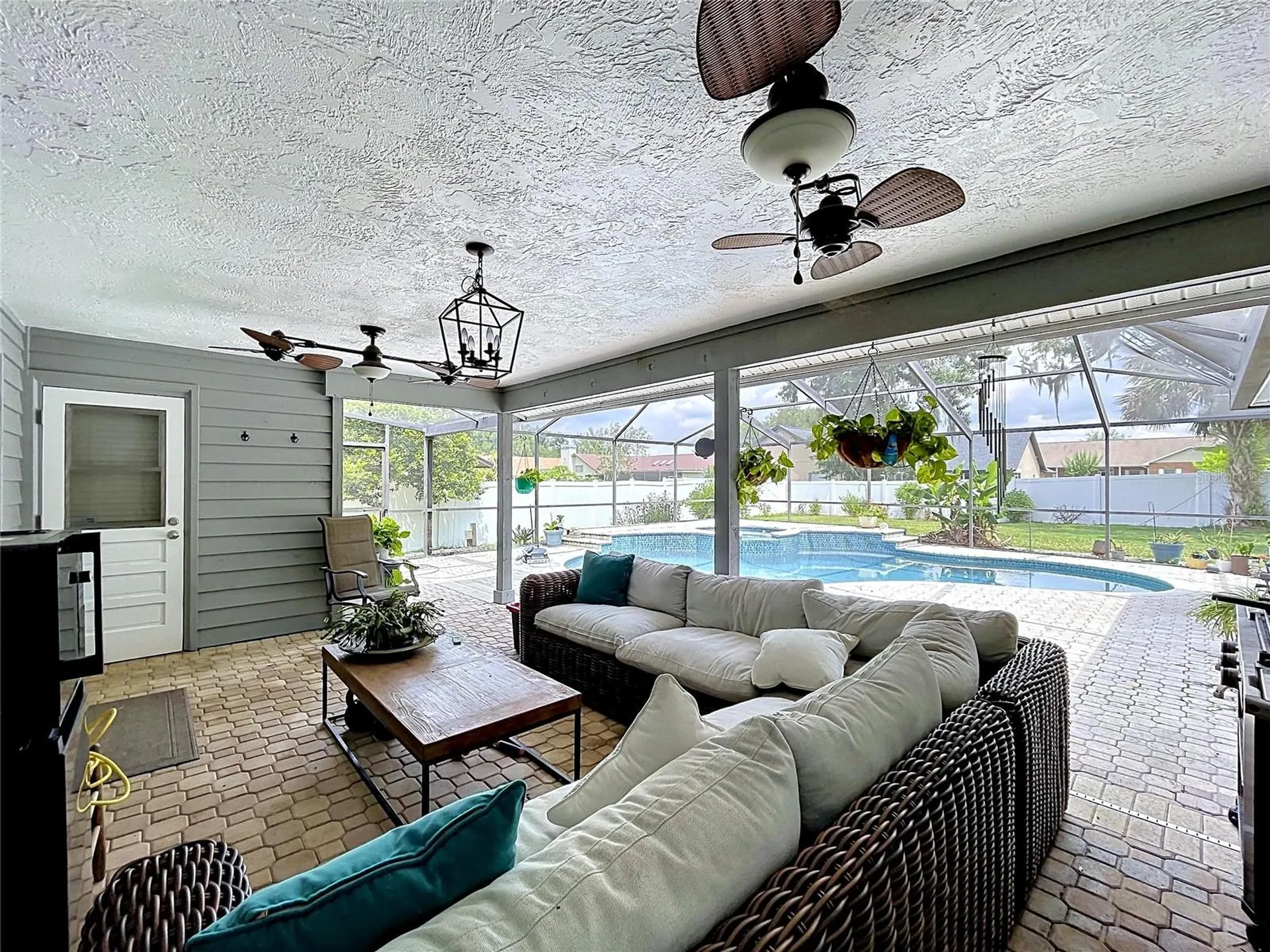 2210 Arbor Oaks Drive Valrico FL 33594
