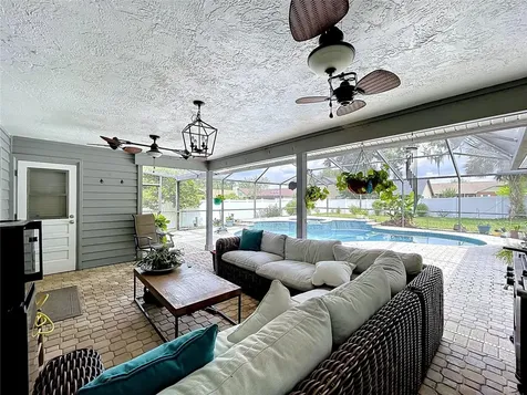 2210 Arbor Oaks Drive Valrico FL 33594
