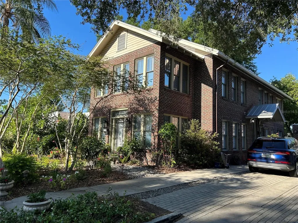 5205 N Central Avenue Tampa FL 33603