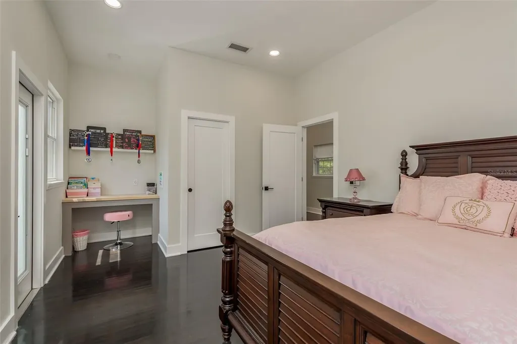 877 Cypress Lakeview Court Tarpon Springs FL 34688