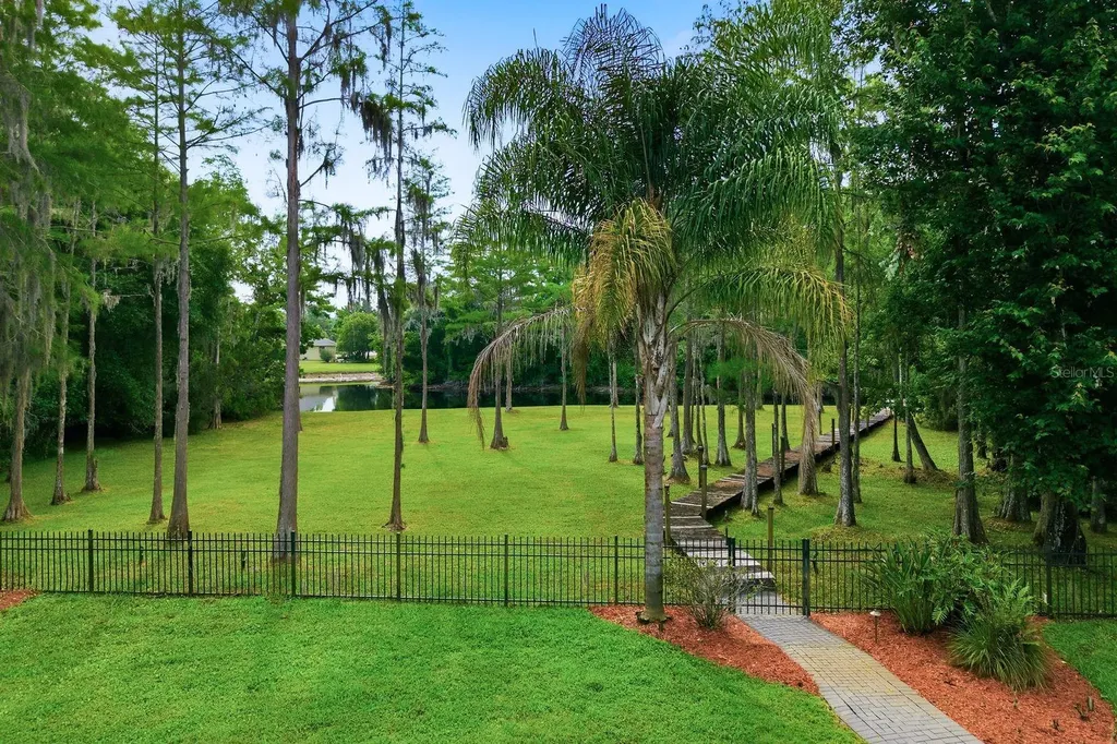877 Cypress Lakeview Court Tarpon Springs FL 34688
