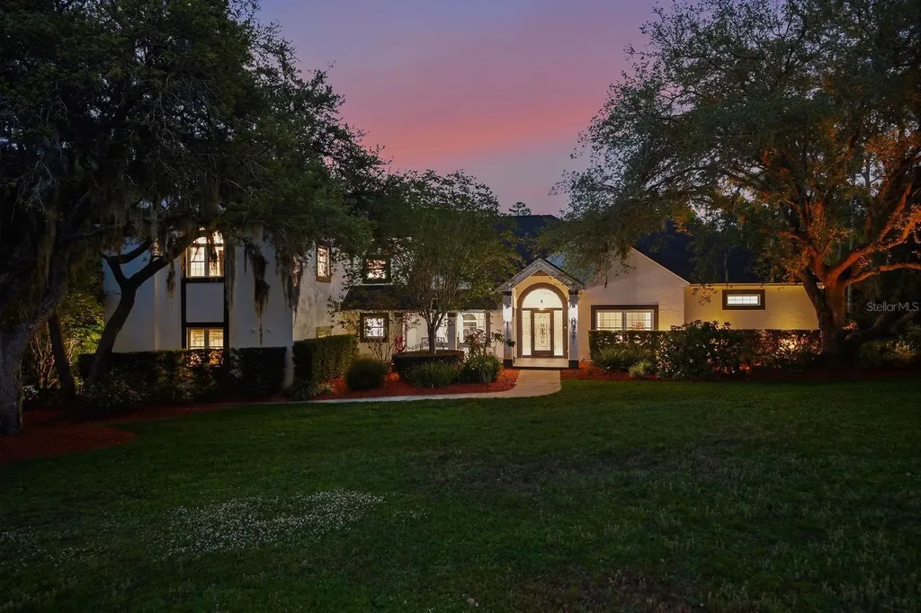 877 Cypress Lakeview Court Tarpon Springs FL 34688
