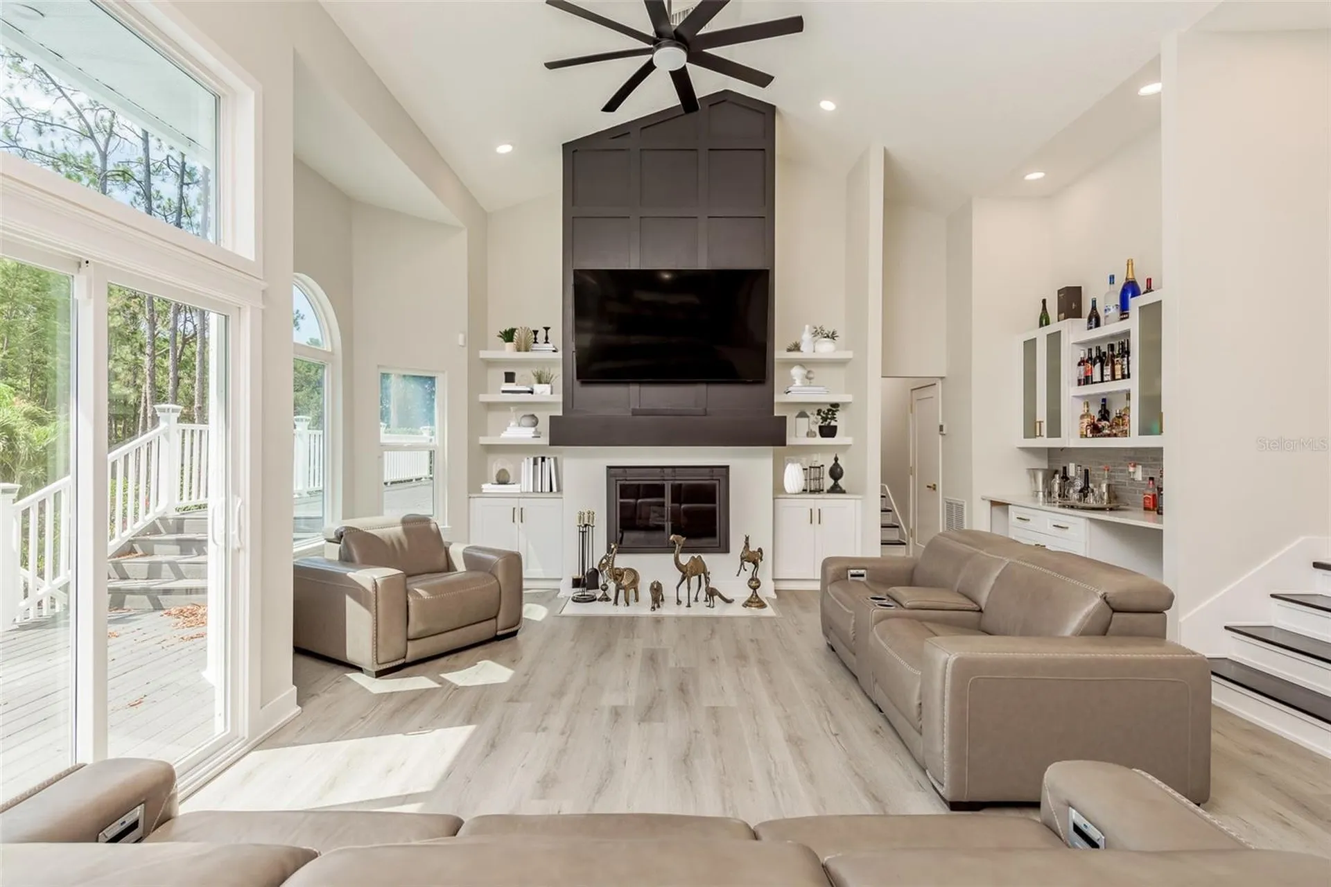 877 Cypress Lakeview Court Tarpon Springs FL 34688