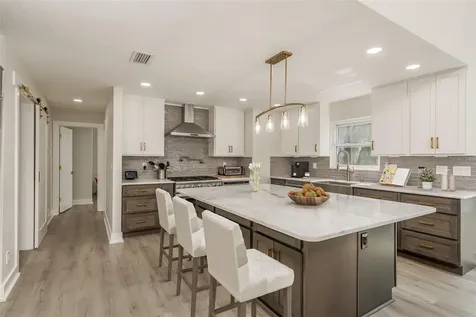 877 Cypress Lakeview Court Tarpon Springs FL 34688