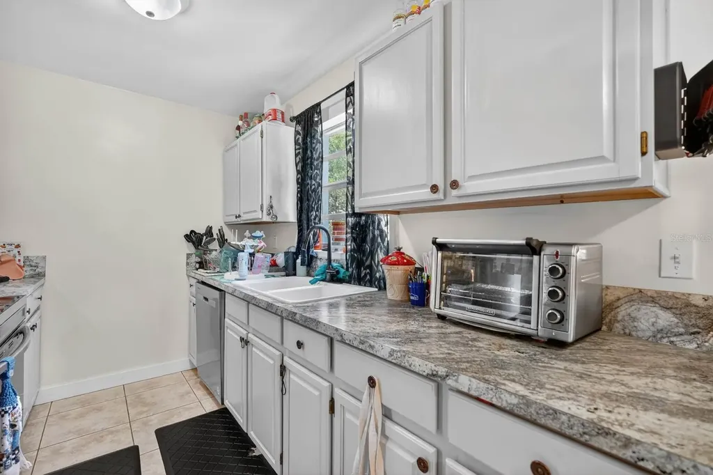 1500 Primrose Lane Daytona Beach FL 32117
