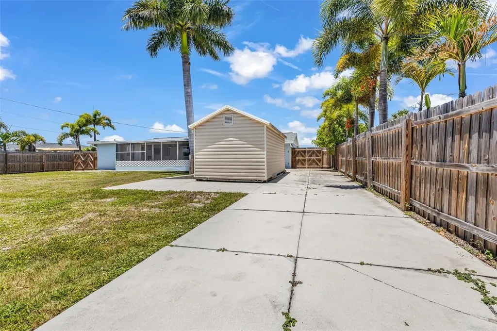 433 Glenridge Avenue NW Port Charlotte FL 33952