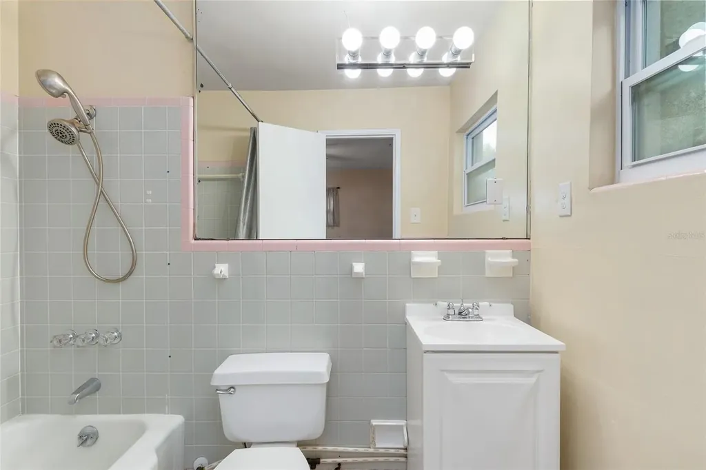 1414 NE 13th Street Gainesville FL 32601